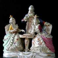 Victorian Era Porcelain with Chess Theme                          Art Décoratif Porcelaines avec Thème Echecs           Porzellanfiguren Schachspieler